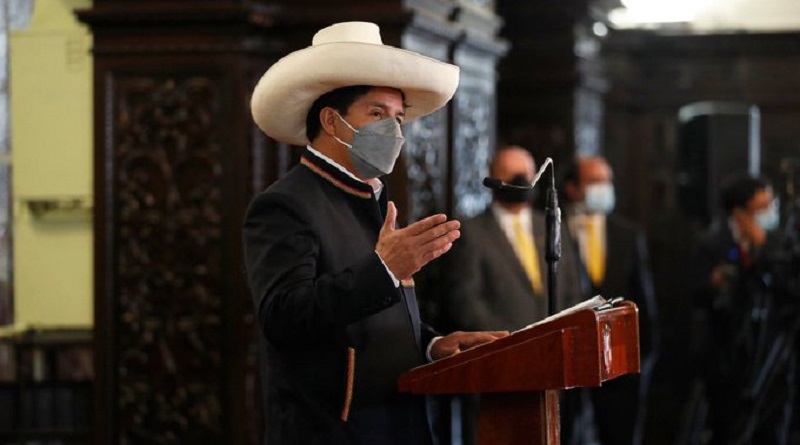 El presidente Pedro Castillo anunció este viernes que la política exterior de Perú se caracterizará por “el principio de no intervención”, se condenará los bloqueos unilaterales contra las naciones y se mantendrá relaciones con todos los países del mundo, sin distinción, reseñaron medios internacionales.