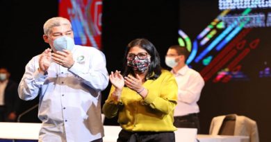 Vicepresidenta Ejecutiva: La Cuarta había coartado los sueños de los "bachilleres sin cupo" y hoy la Revolución garantiza a todos acceso a la universidad