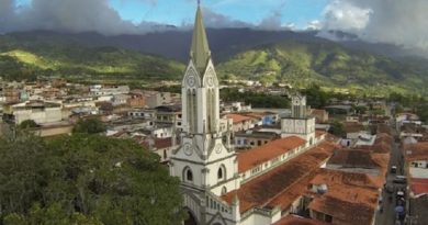 TRUJILLO: Embellecen fachadas, cancha deportiva y capilla de San Alejo en Boconó