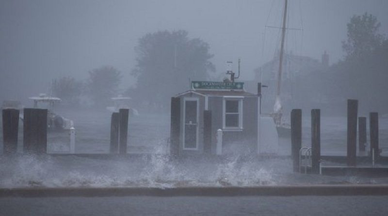 Paso de tormenta Henri por Rhode Island deja daños en más de 120.000 viviendas