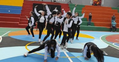II Fase del Plan Caracas Patriota, Bella y Segura inaugura cancha deportiva en El Estanque parroquia Coche