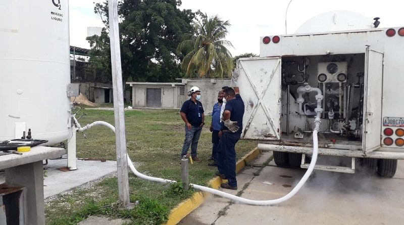 Instalación del nuevo tanque de oxigeno