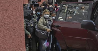 Justicia boliviana amplía por seis meses más la detención preventiva de Jeanine Áñez