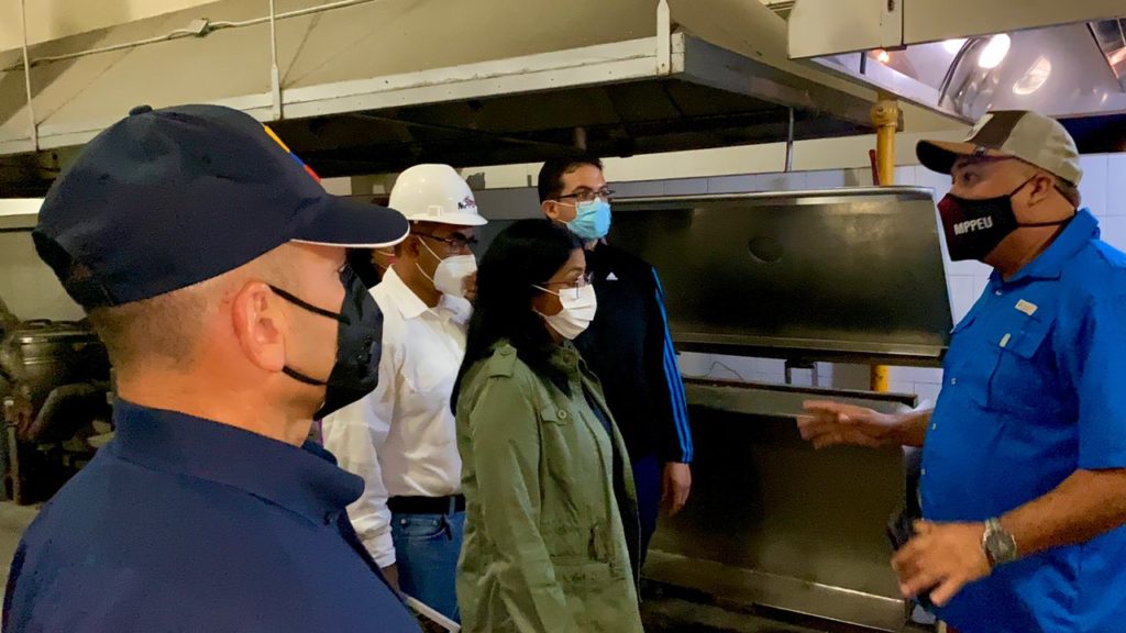 Comisión Presidencial inspeccionó trabajos | Recupedas canchas, sistemas de tuberías y desmalezado de 90% de áreas verdes de la UCV