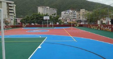 Rehabilitadas cinco canchas deportivas en el municipio Vargas en La Guaira