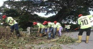 Cuadrillas de Carabobo Te Quiero realiza saneamiento en Carretera Panamericana de Valencia