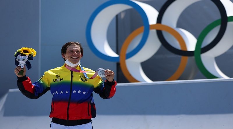 TERCERA MEDALLA DE PLATA EN TOKIO 2020 | Presidente Maduro a Daniel Dhers: ¡Felicitaciones, nuestro pueblo te abraza!