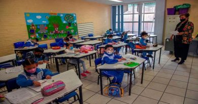 CLAUDIO CRUZ Niños en México regresan a clases presenciales tras confinamiento por la pandemia.
