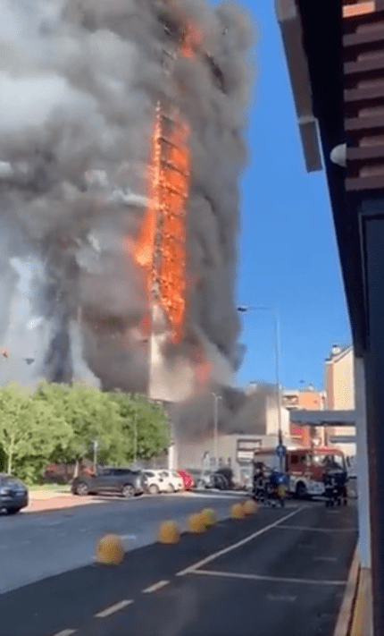 29 agosto 2021 Scoppia un incendio in un edificio residenziale a Milano (Italia) 