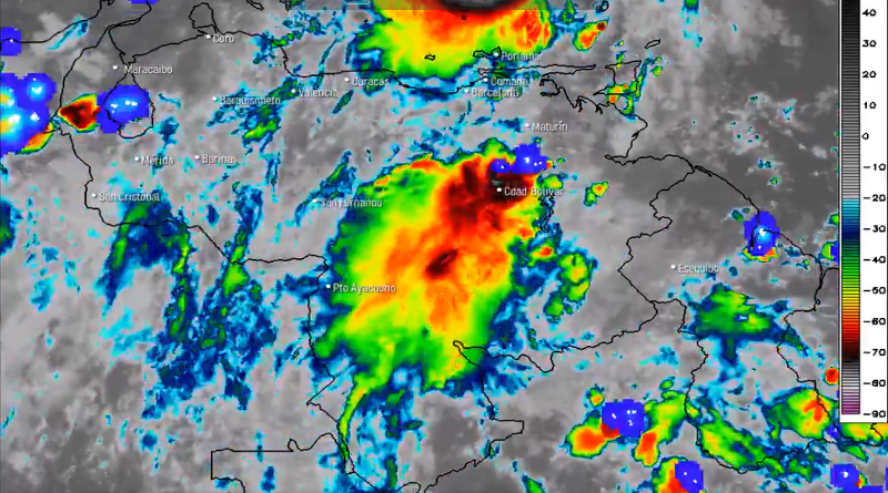 Nubosidad generadoras de precipitaciones y descargas eléctricas en varios estados del país este domingo
