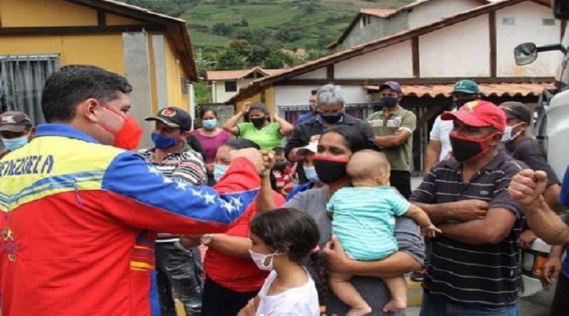 Realizan jornada de sustitución de techos en el municipio Santos Marquina en Mérida