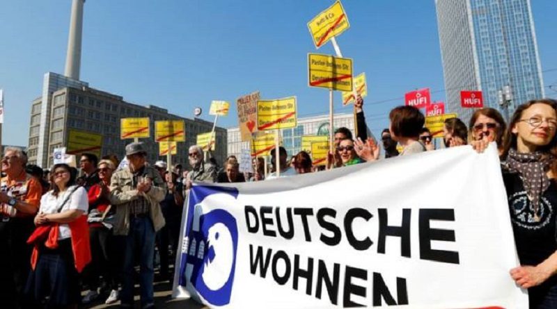 Berlín vota a favor de expropiar 240.000 viviendas en manos de grandes empresas inmobiliarias en Alemania