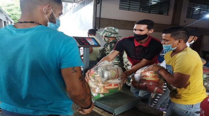 Distribuyen más de 4 mil combos Clap en comunidades del eje Sur en Los Teques