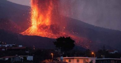 Nueva fase más explosiva del volcán de la isla de la Palma obliga a nuevas evacuaciones