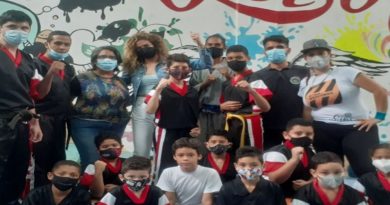 Judoca Anriquelis Barrios comparte con comunidad de Petare en Caracas