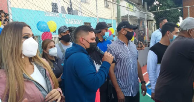Reaperturan Cancha de Usos Múltiples y Módulo Octogonal del Urbanismo Hugo Chávez
