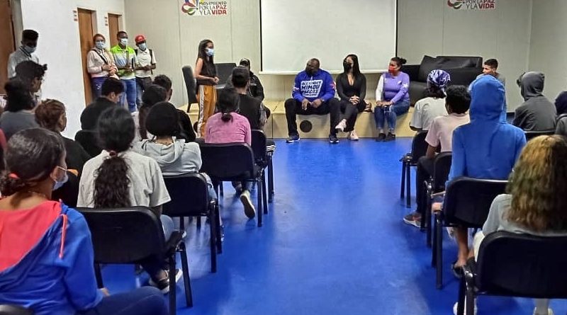 Movimiento por la Paz y La vida inicia curso de Ciclismo Estacionario en Caracas