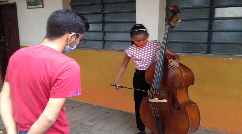 Gobierno Bolivariano entrega instrumentos musicales a Núcleos de Formación Popular en Lara