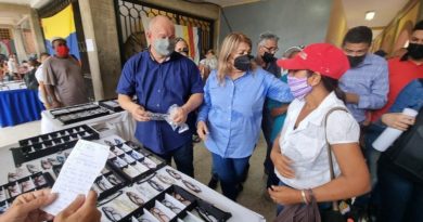 Jornada de Atención Integral atendió educadores del estado La Guaira
