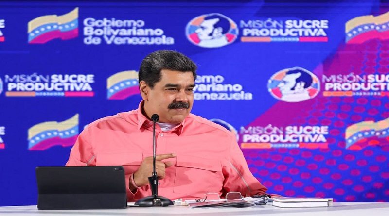 Presidente celebró que 49.44% de los candidatos a las megaelecciones sean mujeres