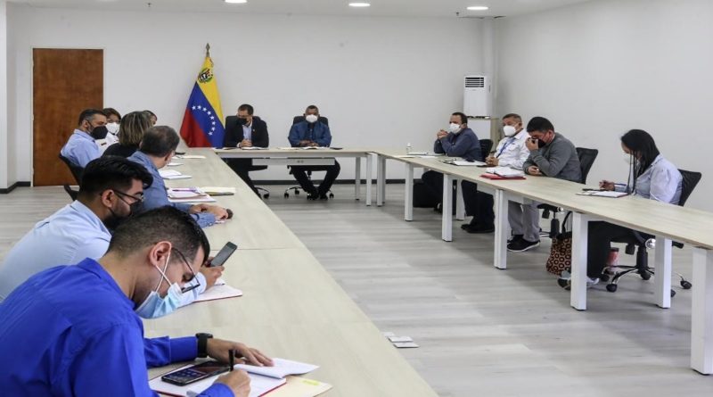 Acuerdan alianzas para fortalecer parque industrial del país