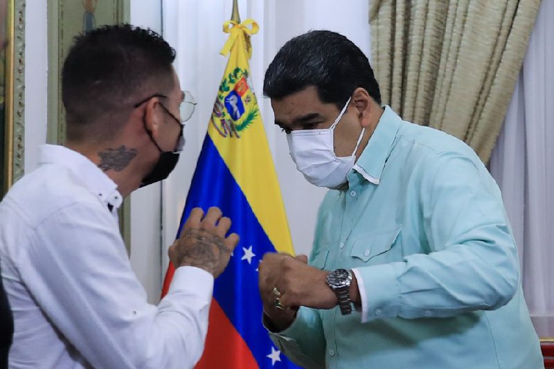 EN MIRAFLORES | Campeón de Boxeo Roger Gutiérrez visita al Presidente Maduro para mostrarle Cetro Mundial Súper Pluma