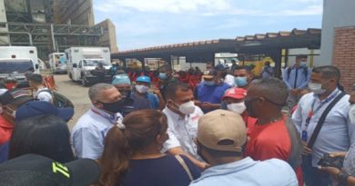 Jornada de atención integral beneficia a trabajadores de empresa termoeléctrtica Josefa Joaquina Sánchez en La Guaira