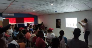 Trabajadores de la Empresa de Producción Social Comuna El Maizal se capacitan en manipulación, conservación y control de alimentos