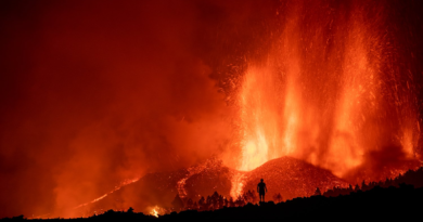100 viviendas devoradas y 5.000 evacuados tras la erupción del volcán en la isla La Palma de España