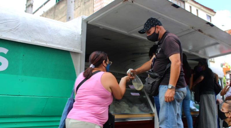 Despliegan jornada de venta de productos cárnicos para el beneficio de habitantes en Los Teques