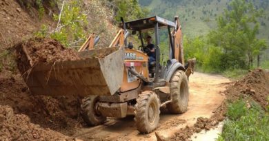 Gobierno Bolivariano continúa despliegue para el despeje de vías afectadas por fuertes lluvias en municipio Antonio Pinto Salinas de Mérida