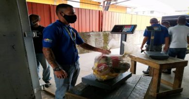 Distribuyen más 850 combos alimenticios CLAP en urbanismo El Chorrito de Miranda