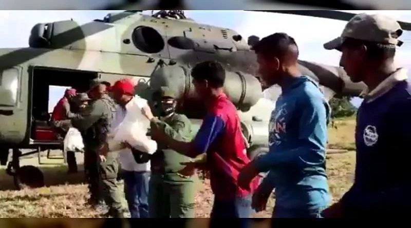 APURE | Comunidades indígenas afectadas por lluvias reciben alimentos y medicinas gracias a Puente aéreo de la FANB