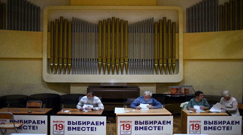 Abren los colegios electorales para las elecciones parlamentarias en Rusia