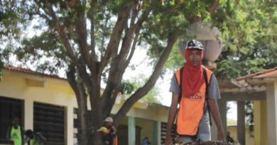 Plan Una gota de Amor y jornadas de desinfección se realizan en más de 800 instituciones educativas del estado Falcón
