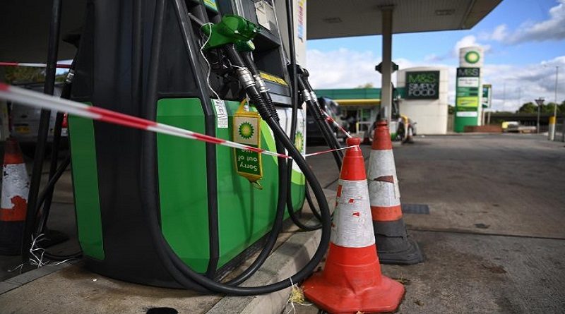 Reino Unido sufre escasez de combustible por falta de conductores