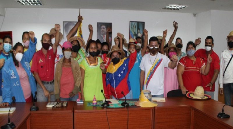 Ministra de Pueblos Indígenas recibió a Líderes y lideresas de etnias Pumé y Kariña de Apure y Monagas