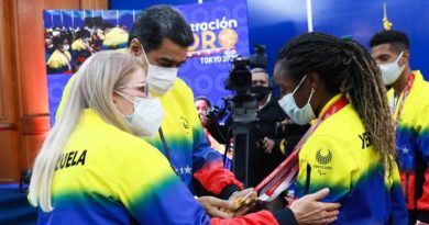 Bienvenida en Miraflores | Campeones Paralímpicos de Tokio 2020 condecorados con Orden Francisco de Miranda por la mejor actuación histórica de Venezuela