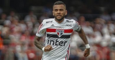 Dani Alves rescindió su contrato con el Sao Paulo de Brasil