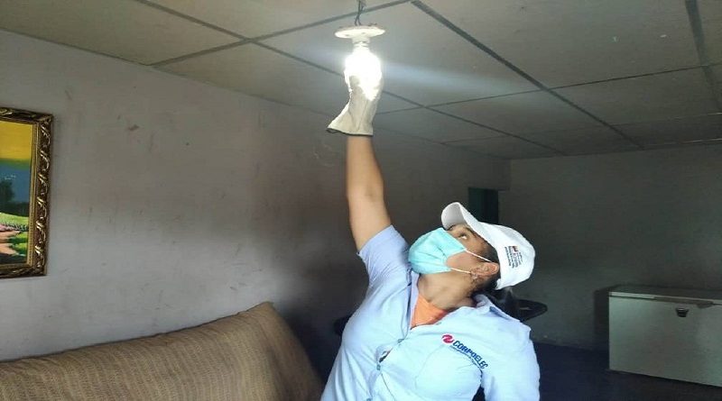 Corpoelec sustituye mil bombillos en comunidades de los estados Bolívar y Delta Amacuro