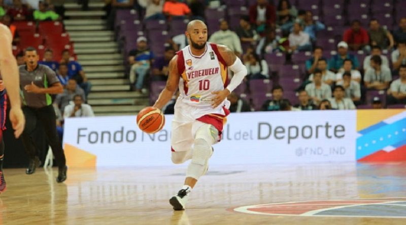 José"Grillito" Vargas anuncia su retiro de la selección nacional de baloncesto