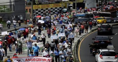 Manifestantes protestaron nuevamente contra el gobierno de Bukele en El Salvador