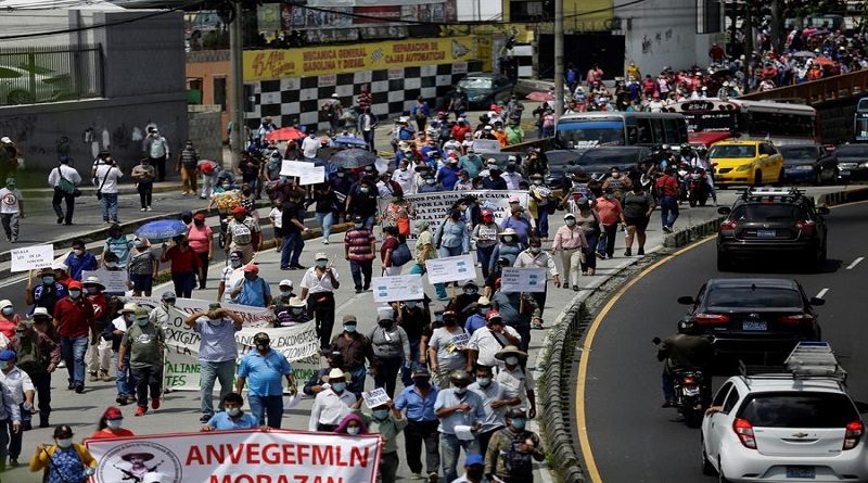 Manifestantes protestaron nuevamente contra el gobierno de Bukele en El Salvador