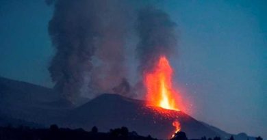 Llegada al mar de nueva colada obligará a reforzar protección en La Palma