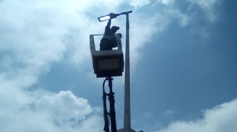 Corpoelec instalada 100 luminarias LED en Ciudad Caribia
