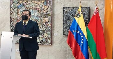 Inauguran en Beralús exposición con pieza dedicada al comandante Hugo Chávez