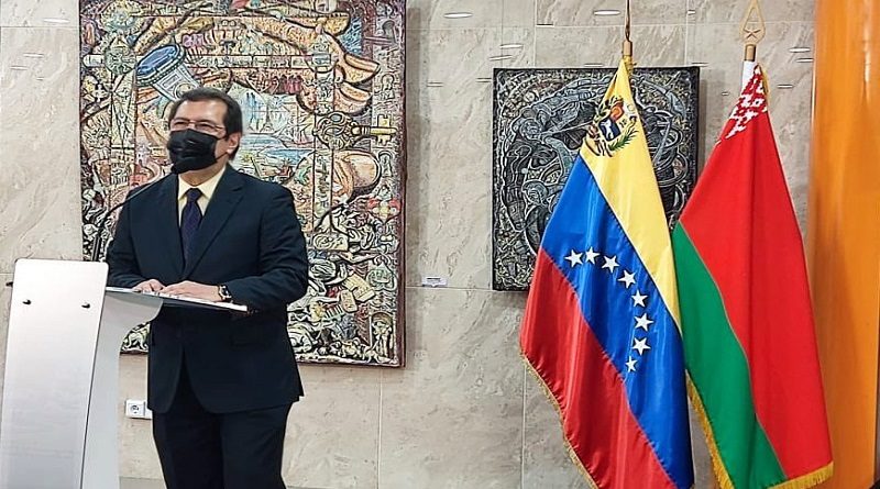 Inauguran en Beralús exposición con pieza dedicada al comandante Hugo Chávez
