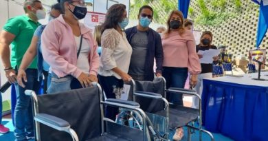 Docentes de Caracas reciben atención integral de salud "Por Amor a Mi Maestro"
