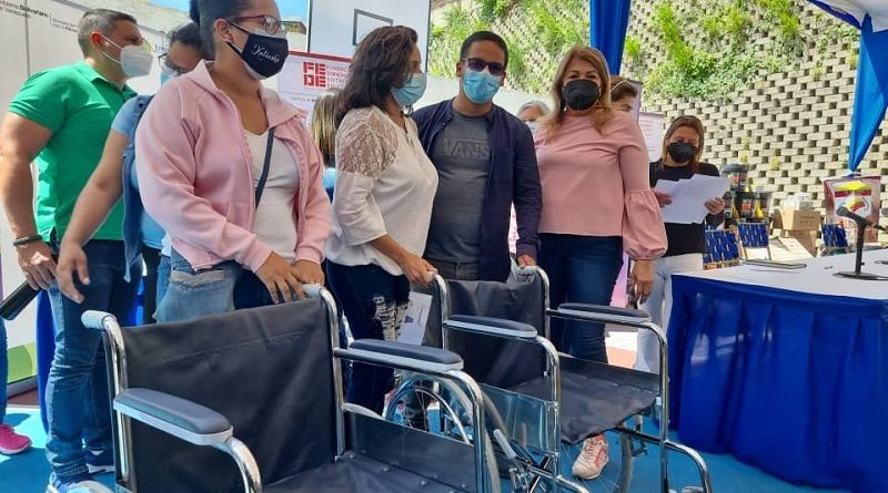 Docentes de Caracas reciben atención integral de salud "Por Amor a Mi Maestro"
