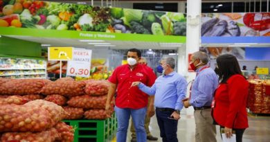 Reinauguran tienda de Makro y Redvital en Barquisimeto